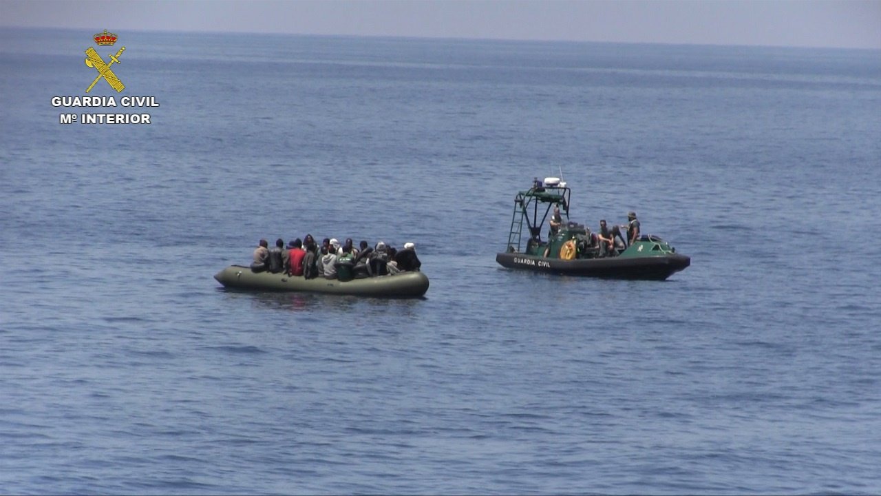 La Guardia Civil rescata a inmigrantes irregulares