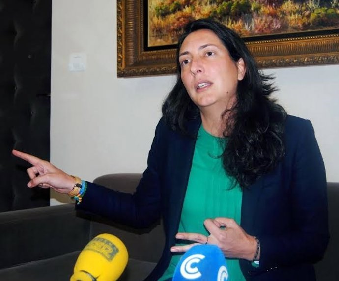 La alcaldesa de Valverde del Camino, Dolores López.