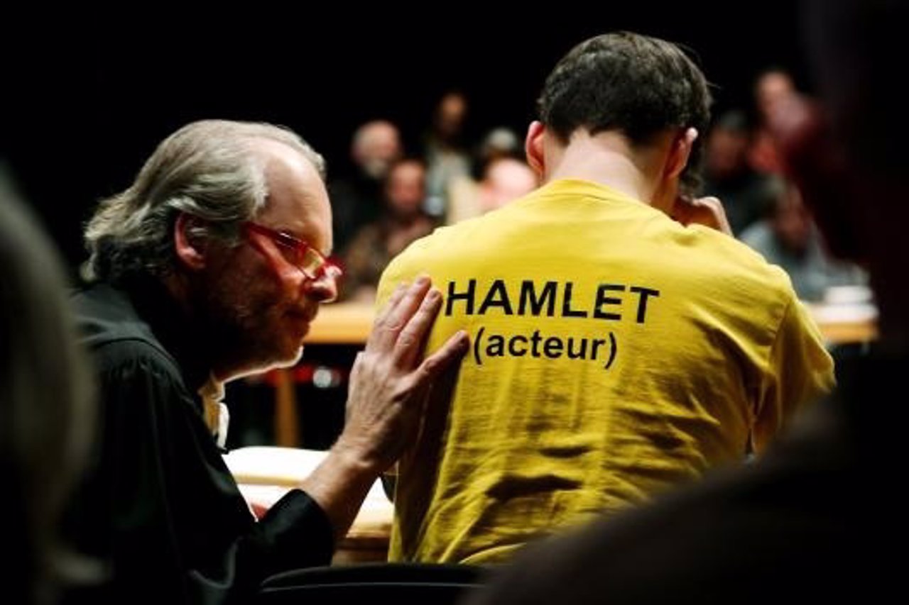 Obra 'Please, continue (Hamlet)'