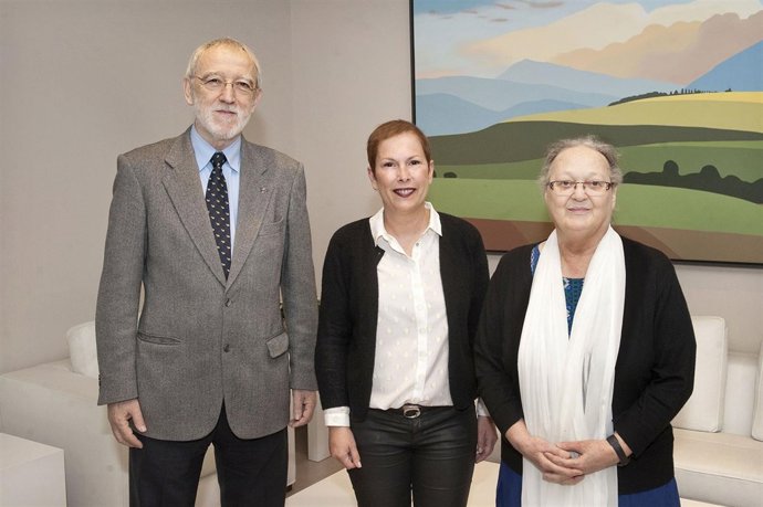 Jordi Folgado, la presidenta Barkos y Anna Ferrer.