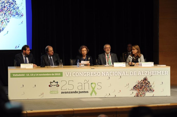 Doña Sofía interviene en el VI Congreso Nacional de Ceafa