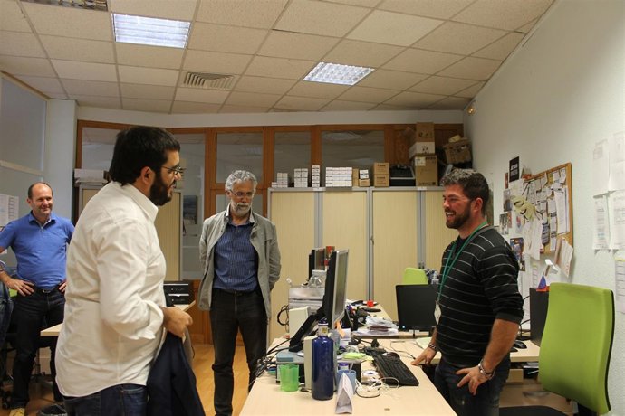 Vidal visita a los técnicos del Fogaiba