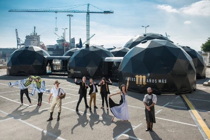 Yllana mahou san miguel espectáculo puerto de málaga show