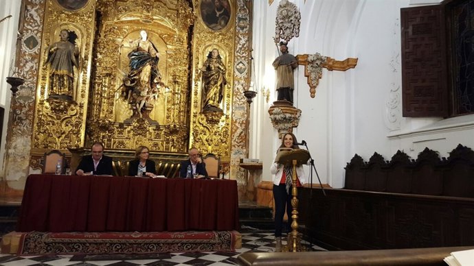 Esther Ruiz interviene en la presentación de la revista