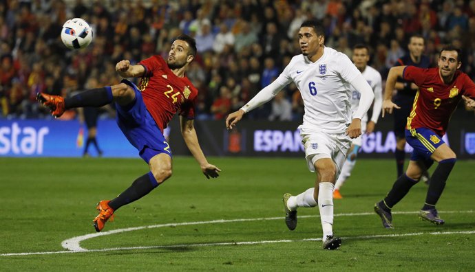 Mario Gaspar marca a Inglaterra con España