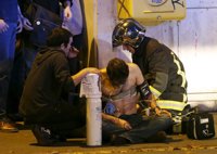 Al menos 128 muertos y 180 heridos por los atentados de París