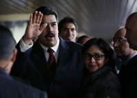 Nicolás Maduro pide a Barack Obama poner orden y amarrar a "sus locos"