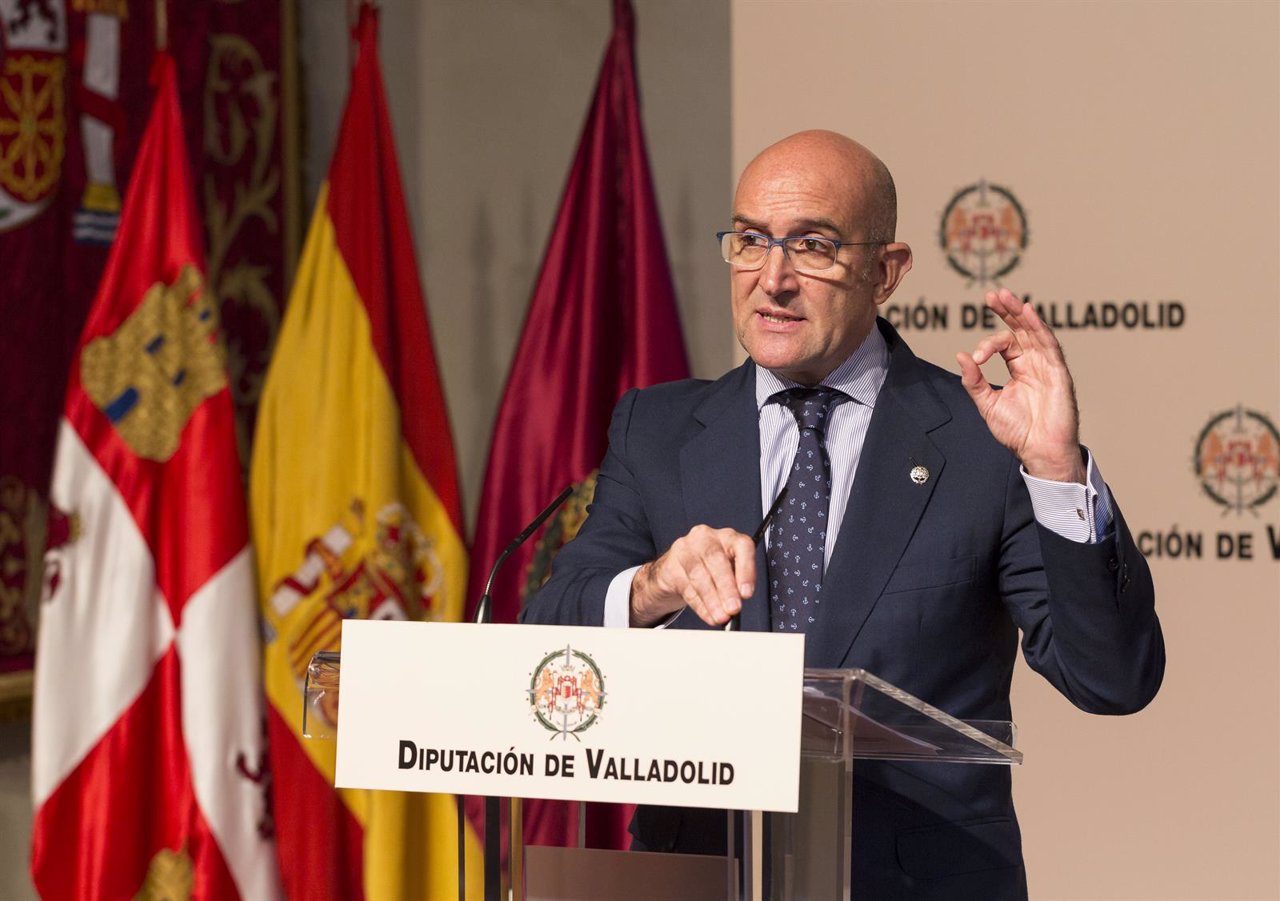 El presidente de la Diputación de Valladolid, Jesús Julio Carnero