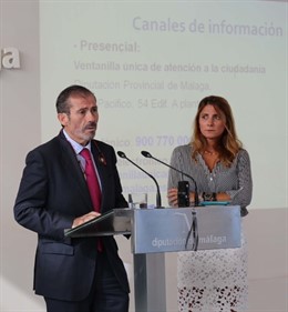 La diputada Ana Mata y el decano de los abogados, Francisco Javier Lara