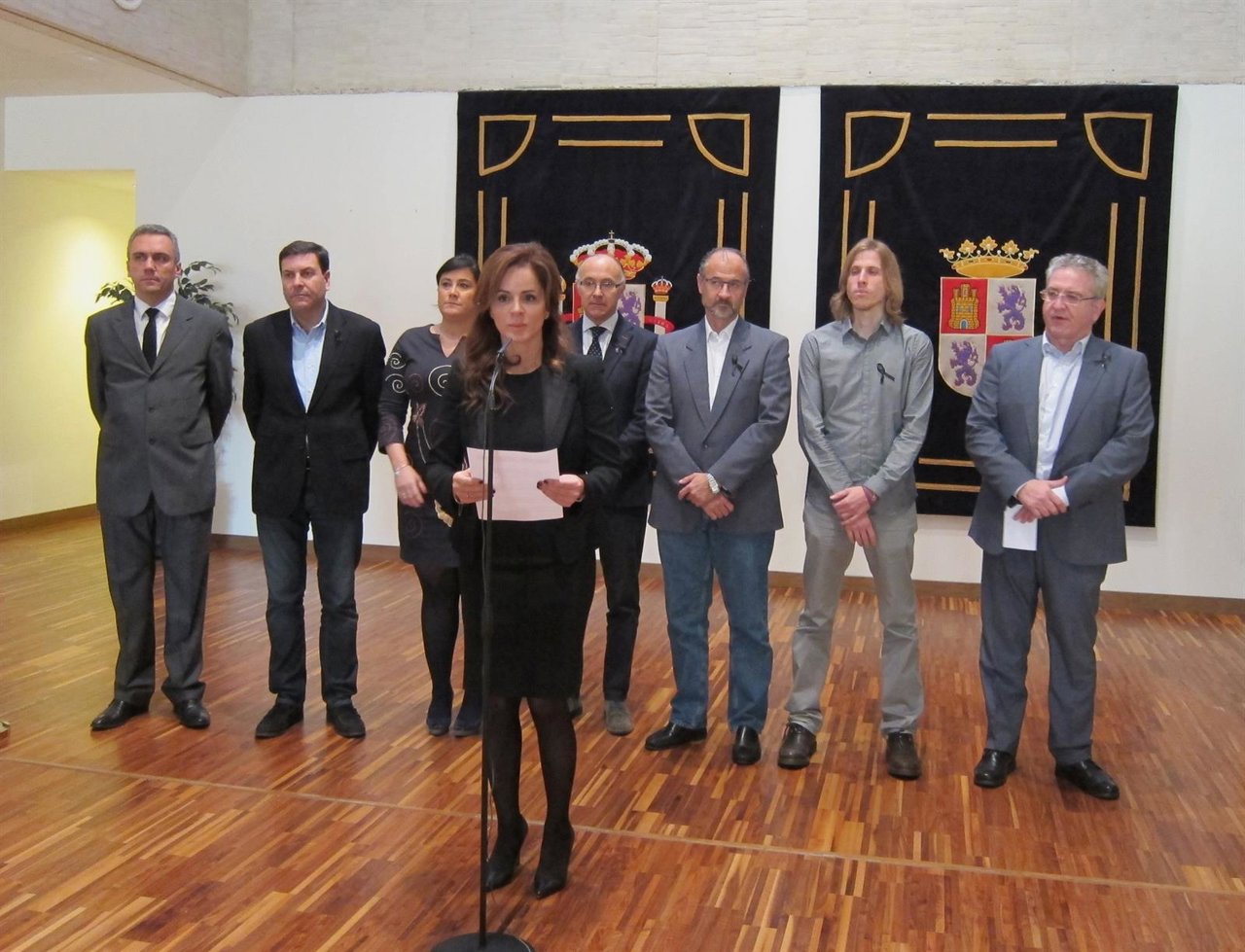 Los portavoces y los miembros de la Mesa de las Cortes en la declaración