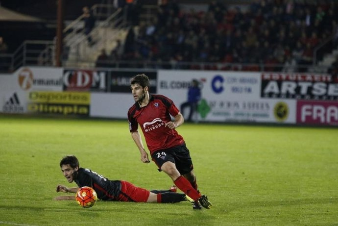 El Mirandés gana al Bilbao Athletic en Anduva