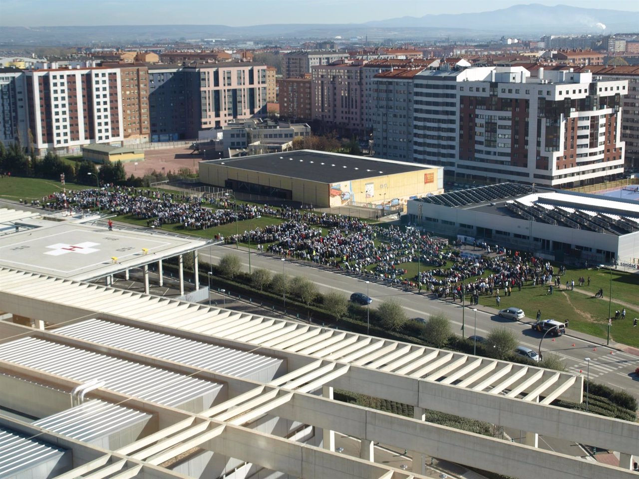 Imagen de la concentración ante el hospital de Burgos