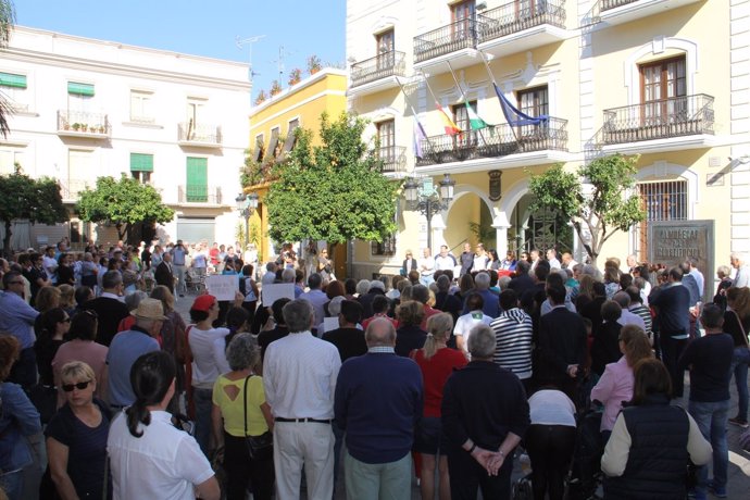Minuto de silencio en Almuñécar (Granada)