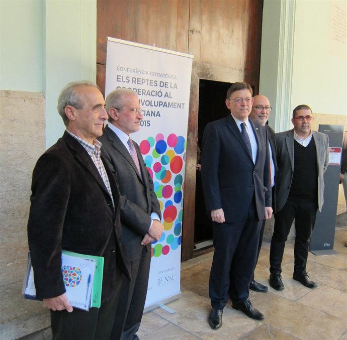 Puig y Morcillo inauguran una confrencia sobre cooperación al desarrollo