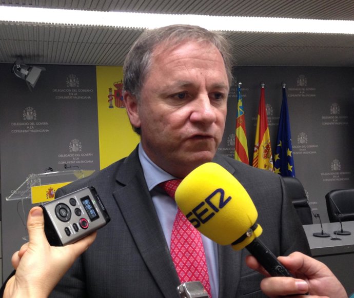 Moragues atiende a los medios en la Delegación del Gobierno