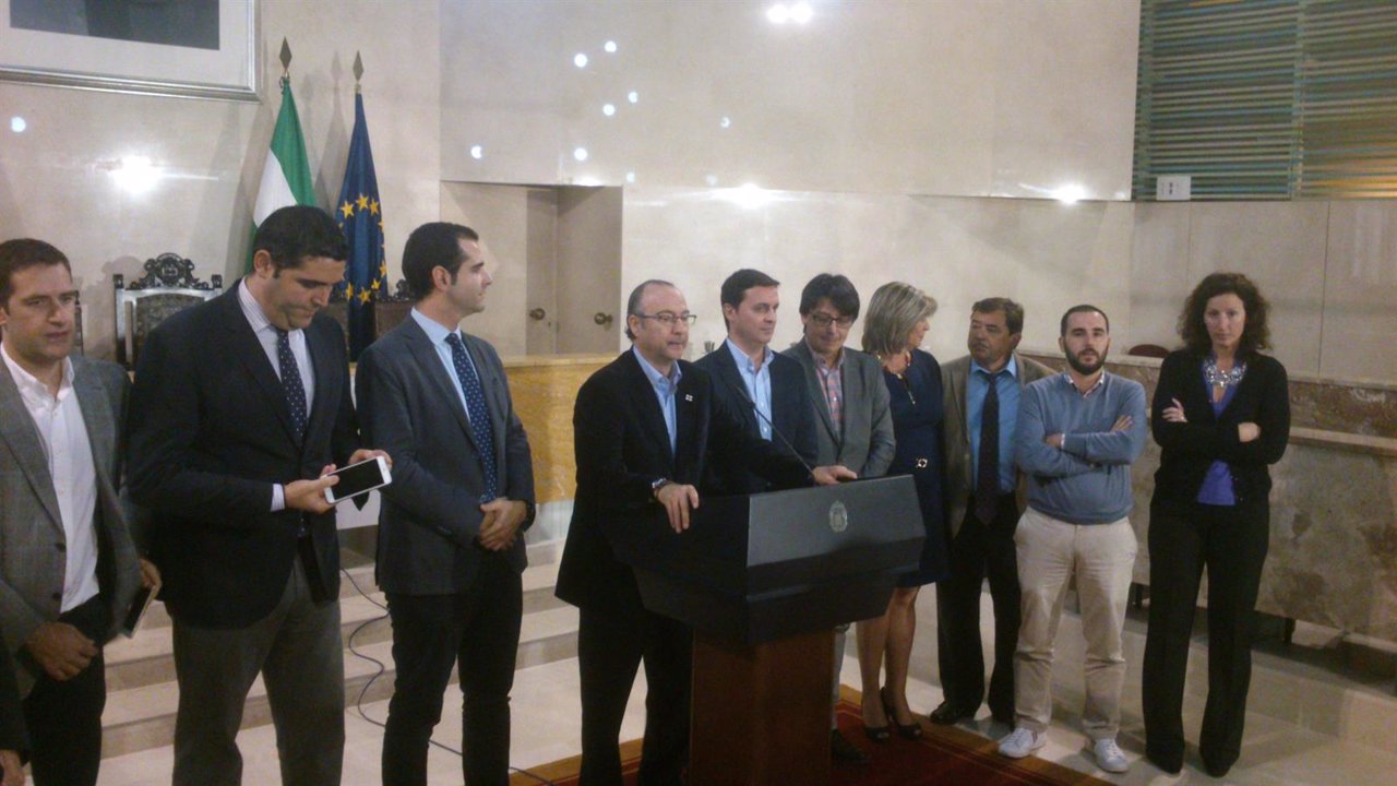 El alcalde de Almería anuncia su dimisión para concurrir al Senado