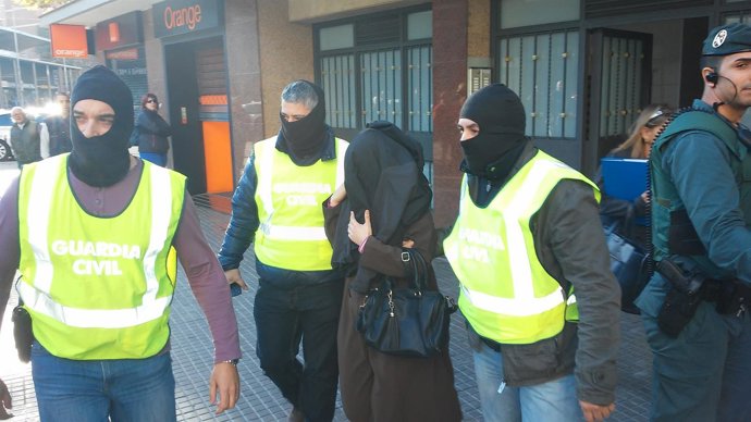 Detenida en Cornellà por difundir contenidos yihadistas