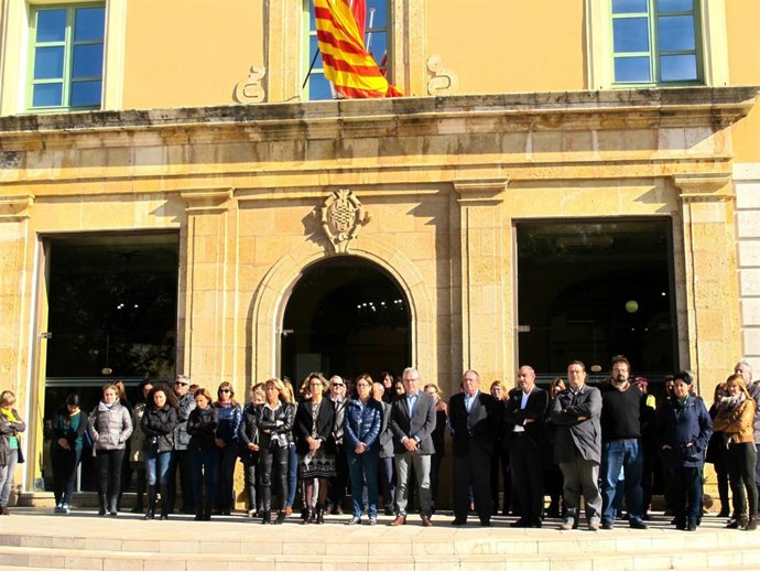 La Diputación de Tarragona recuerda a las víctimas de París