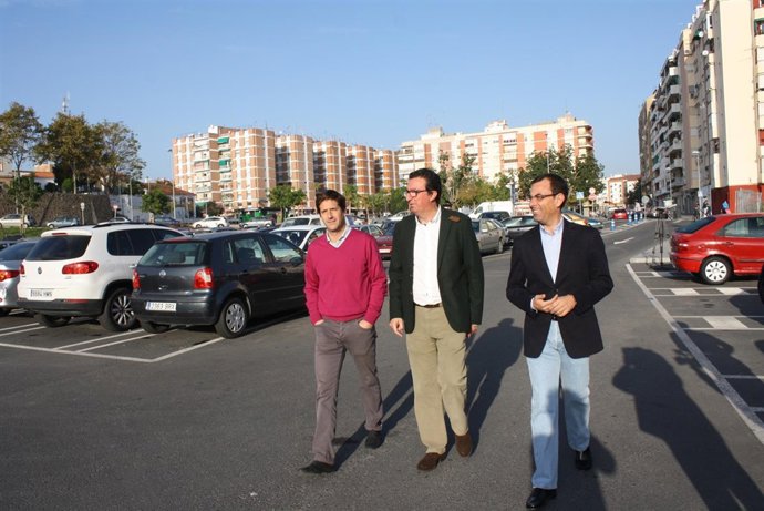 Manuel Andrés González, junto a Ángel Sánchez y Guillermo García Longoria. 