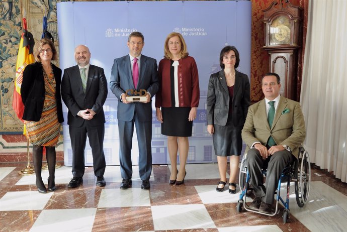 Rafael Catalá recoge el Premio CERMI.Es 2015 en la categoría de Acción Social