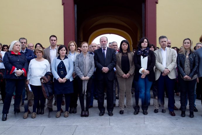 Minuto de silencio en la Diputación