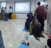 Sanitarios forman a profesores en violencia de género, primeros auxilios y RCP