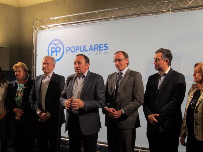 ALFONSO ALONSO JUNTO A PEDRO SANZ Y AUTORIDADES REGIONALES