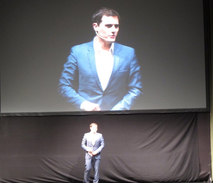 Rivera interviene en el Auditorio del Ayuntamiento de Logroño