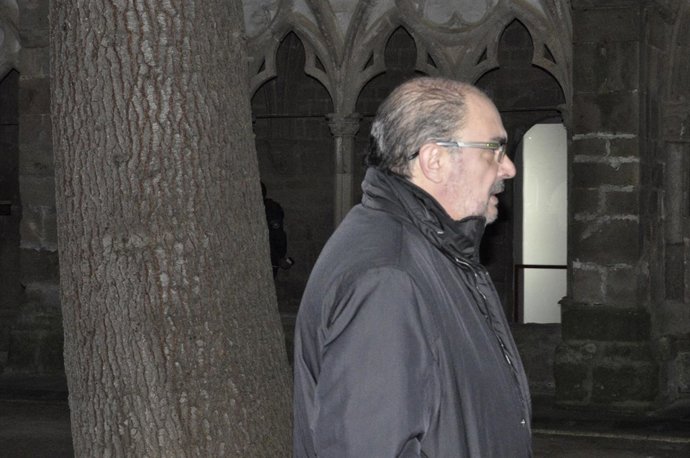 Lambán paseando este martes en el Monasterio de Veruela