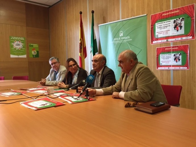 Luna junto a responsables del CRTS y de la Asociación de Donantes