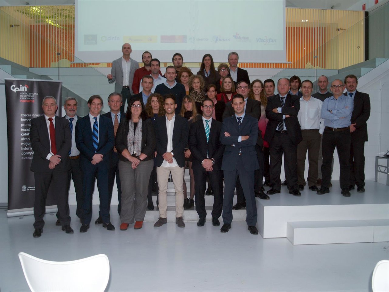 Representantes de los ocho proyectos seleccionados y de las empresas