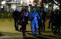 Evacuan el estadio de fútbol de Hannover tras suspender el partido entre Alemania y Holanda