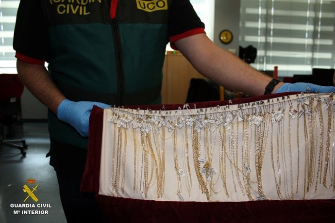 La Guardia Civil Desarticula Un Grupo Criminal Dedicado Al Robo De Joyerias, Emp