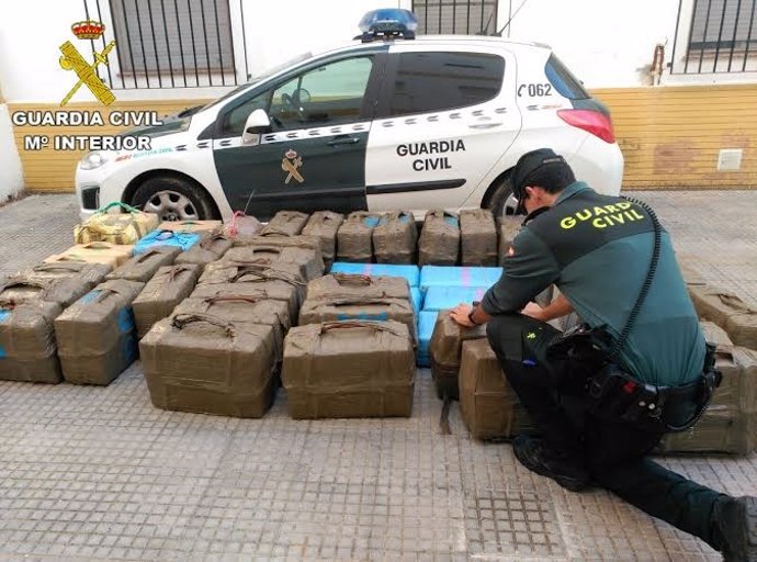 Interceptan 1.800 kilos de hachís en Isla Cristina (Huelva).