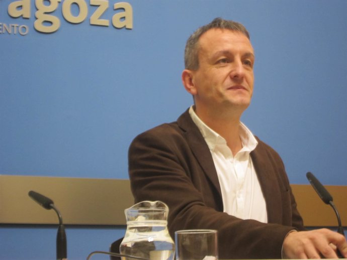 Fernando Rivarés, consejero de Economía y Cultura de Zaragoza