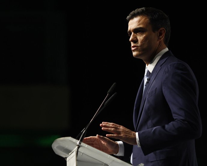 Pedro Sánchez en un foro