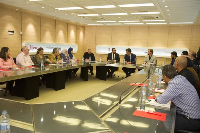 Pedro Sánchez se reúne con representantes de la comunidad musulmana