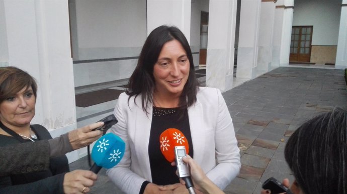 Dolores López, hoy ante los medios