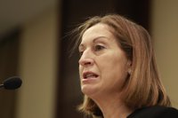 Ana Pastor evita responder a Blanco y reitera su "colaboración" con las víctimas y con la Justicia