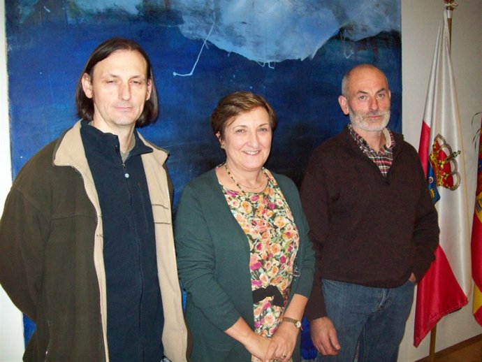 El alcalde, la consejera y el concejal