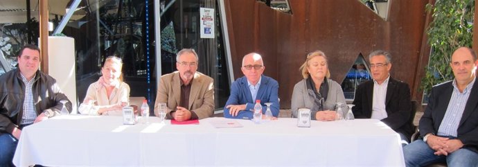 Sotomayor, tercero por la derecha,con el resto de integrantes de su candidatura