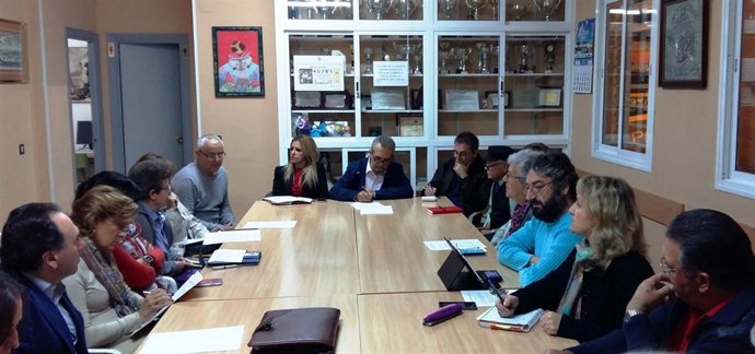 Reunión convocada por la plataforma 'Entrelindes'