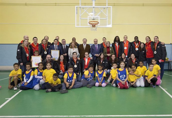 Entrega de las Reales Órdenes a la selección española de baloncesto