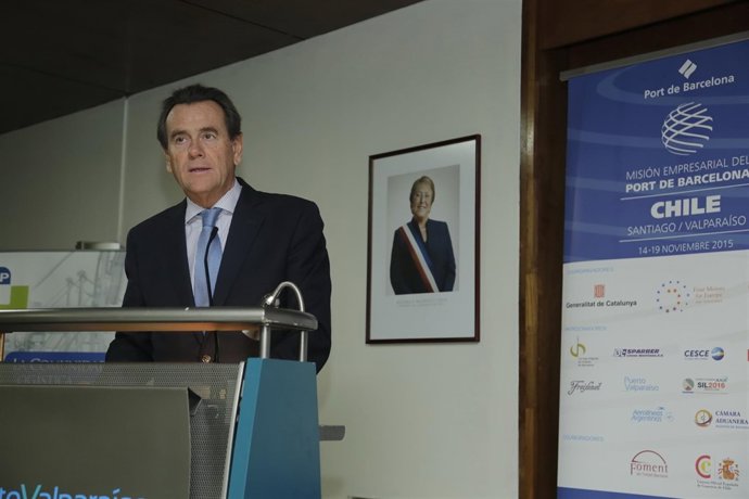 El pte. Del Puerto de Barcelona S.Cambra durante la misión en Chile