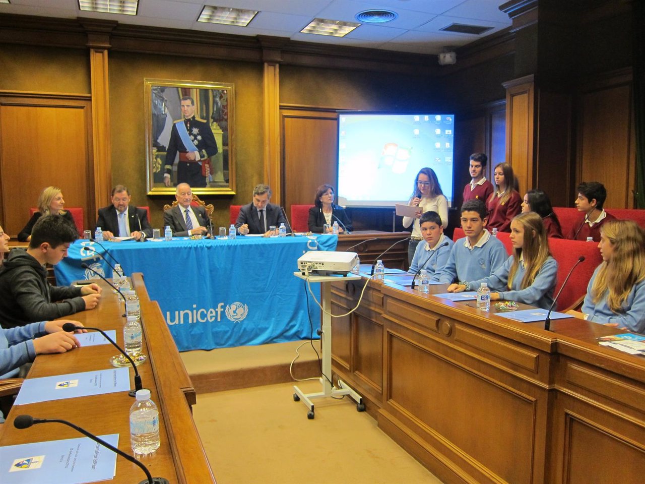 Pleno infantil celebrado en la Diputación