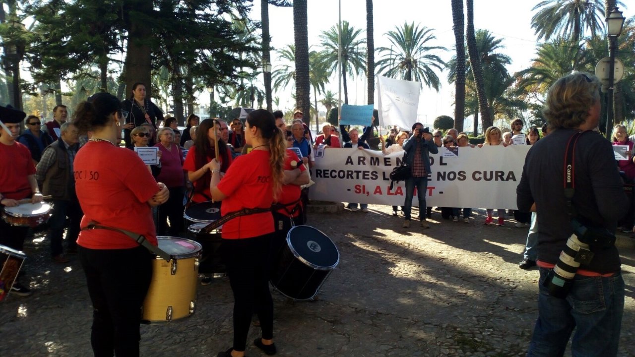 Afectados por la retirada del tratamiento NRT ante el Consolat