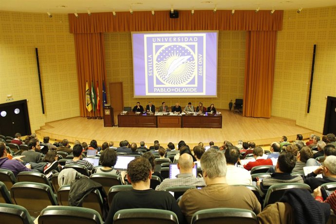 Sesión de Claustro de la UPO