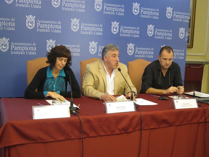 Patricipa Perales, Joseba Asiron e Íñigo Anaut.