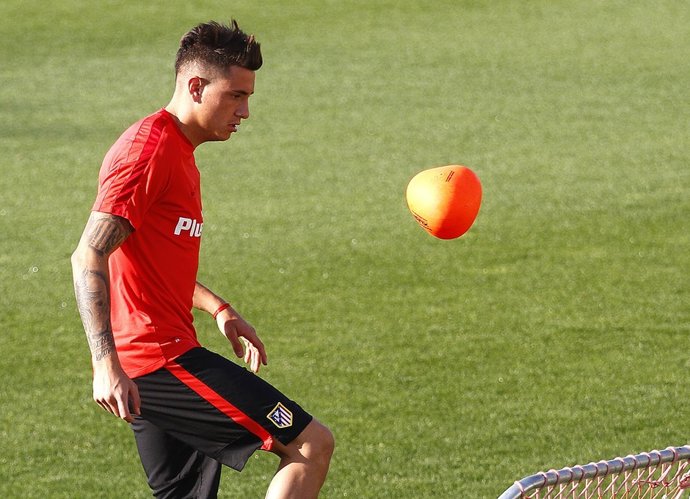 Giménez,entrenamiento Atlético de Madrid