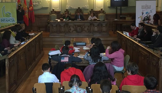 Pleno extraordinario con motivo del Día de la Infancia